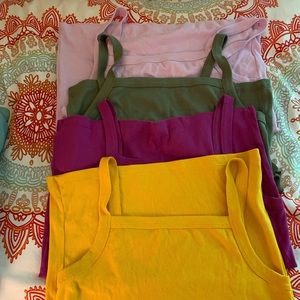 Lot of 4 new (one with tags) Old Navy tank tops XL